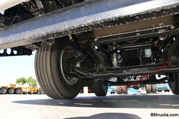 Foton AumanXingxing Basic Edition 260hp 6X2(8 wheels) 8.1m van cargo truck (China VI) Chassis (2) | 86Trucks