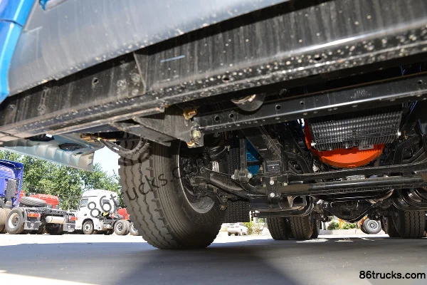 Foton AumanEST Northern Edition 520hp 6X4(10 wheels) AMT Automatic Tractor Truck (China VI)(2.846 Ratio) Chassis (2) | 86Trucks