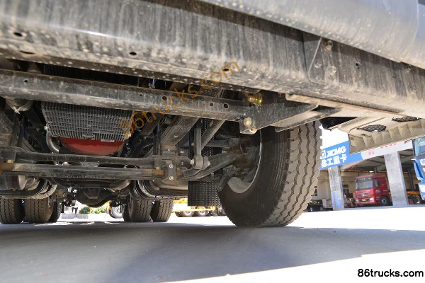 Foton Auman EST 6 Series Heavy Truck Southern Edition 580 hp 6X4(10 wheels) AMT Automatic Tractor Truck (China VI) Chassis (3) | 86Trucks