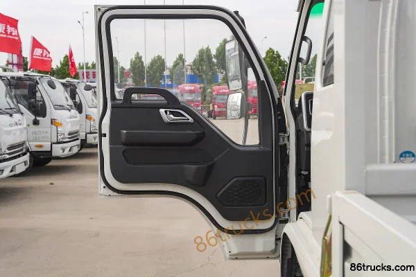 JAC Kangling J6 130 hp 4X2(6 wheels) 3.85m semi-row flatbed light truck (China VI) Cab (2) | 86Trucks