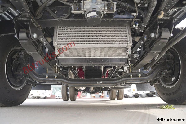 JAC Kangling J6 130 hp 4X2(6 wheels) 3.85m semi-row flatbed light truck (China VI) Chassis (1) | 86Trucks