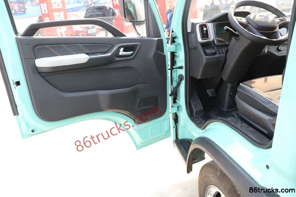 Foton Aoling M Card 132 hp 4X2(6 wheels) 3.815m single-row van light truck (air brake) Cab (1) | 86Trucks
