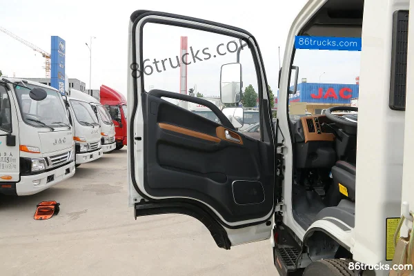 JAC Junling A8 150hp 4X2(6 wheels) 4.22m single-row flatbed light truck Cab (1) | 86Trucks