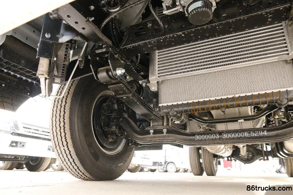 JAC Junling A8 150hp 4X2(6 wheels) 4.22m single-row flatbed light truck Chassis (2) | 86Trucks
