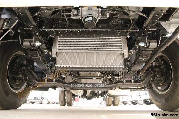 JAC Junling A8 150hp 4X2(6 wheels) 4.22m single-row flatbed light truck Chassis (1) | 86Trucks