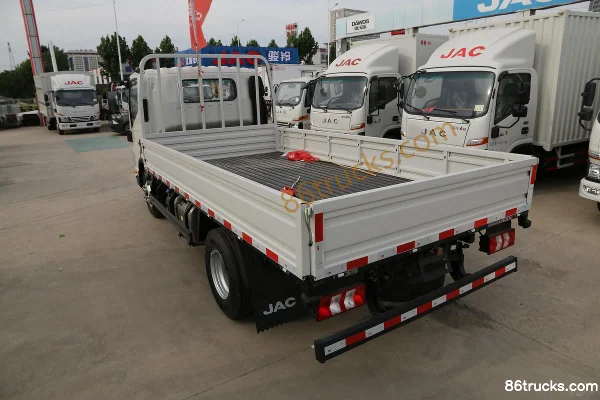 JAC Junling A8 150hp 4X2(6 wheels) 4.22m single-row flatbed light truck Body (2) | 86Trucks