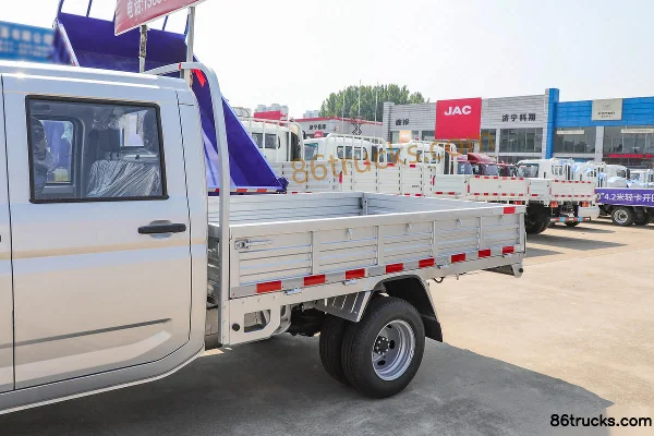 Wuling Rongguang New Card Basic Type 1.8L 125 hp 4X2(6 wheels) Gasoline 2.6m Double Row Flatbed Mini Truck (China VI) (Dual Rear Wheels) Bod