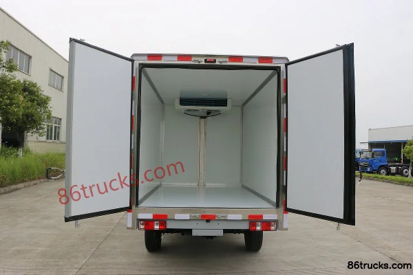 NanJun Ruishuai 2.6T 2.75m Single Row Pure Electric Refrigerated Truck 4X2(6 wheels) Chassis (1) | 86Trucks