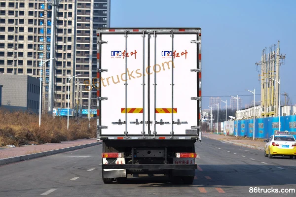 Foton AumanEST 490 ch 8X4(12 roues) 9,2 m camion frigorifique (Hongye) Extérieur (3) | 86Trucks