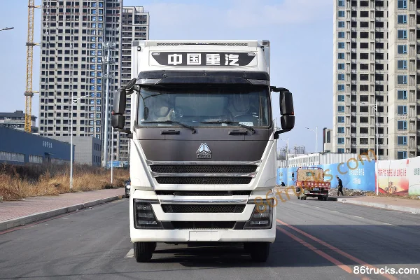 Sinotruk HOWO TH7 460 hp 4X2(6 wheels) 9.4m Refrigerated Truck (Hongye) Exterior (2) | 86Trucks