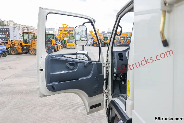 Shifeng Fengshun 130 hp 4X2(6 wheels) Hook Lift Garbage Truck Cab (1) | 86Trucks