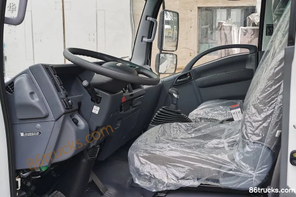 Qingling Isuzu KV800 150hp 4X2(6 wheels) 5.585m Single Row Van Light Truck Cab (2) | 86Trucks