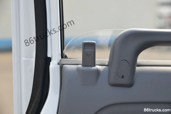Qingling Lingka Standard Load 122hp 4X2(6 wheels) 4.25m single-row cab box truck (China VI) (3) | 86Trucks