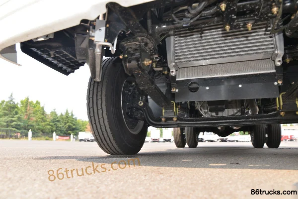 Qingling Lingka Standard Load 127hp 4X2(6 wheels) 4.185m Single Row Flatbed Light Truck (Medium Body) Chassis (2) | 86Trucks