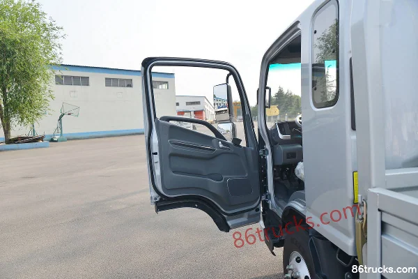 JAC Shuailing Q6 160 hp 4X2(6 wheels) 3.85m crew cab flatbed light truck (wide body) (China VI) (1) | 86Trucks