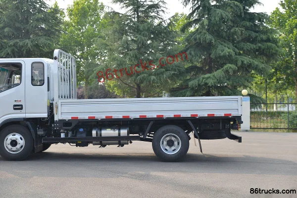 JAC Shuailing Q6 160 hp 4X2(6 wheels) 3.85m crew cab flatbed light truck (wide body) (China VI) (2) | 86Trucks
