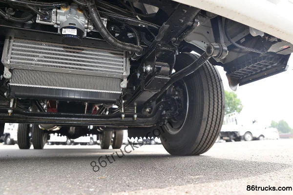 JAC Kangling J5 152 hp 4X2(6 wheels) 3.85m semi-cab flatbed light truck (China VI) Chassis (3) | 86Trucks