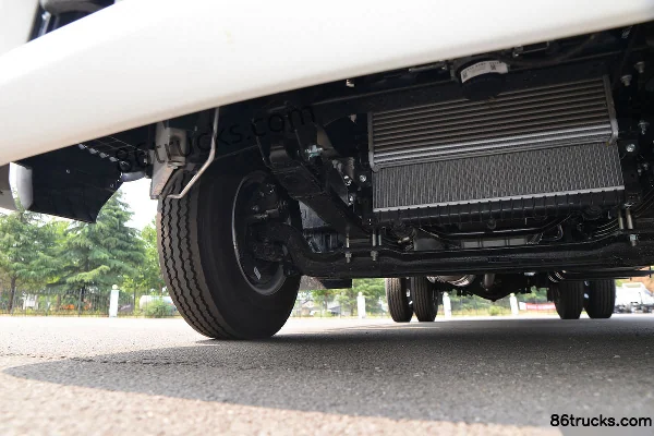 JAC Junling A8 160ch 4X2(6 roues) 3,85m camion plateau cabine demi-avancée (China VI) Châssis (2) | 86Trucks
