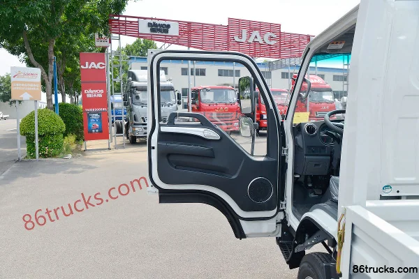 JAC Junling E3 109 ch 4X2(6 roues) camion léger à plateau simple rangée 4,18 m Cabine (1) | 86Trucks