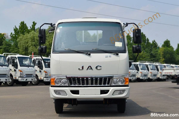 JAC Junling E3 1.8L 130 ch 4X2(6 roues) essence 3,37 m cabine avancée plateau léger (China VI) Extérieur (2) | 86Trucks