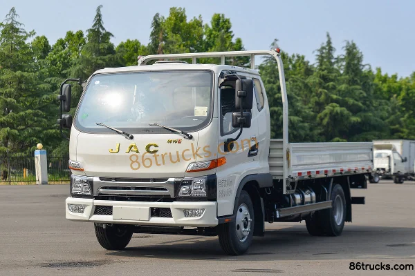 JAC Shuailing E version médiane 150 ch 4X2(6 roues) 3,89 m plateau à ridelles cabine avancée Extérieur (3) | 86Trucks