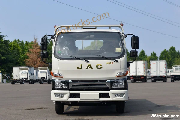 JAC Shuailing E version médiane 150 ch 4X2(6 roues) 3,89 m plateau à ridelles cabine avancée Extérieur (2) | 86Trucks
