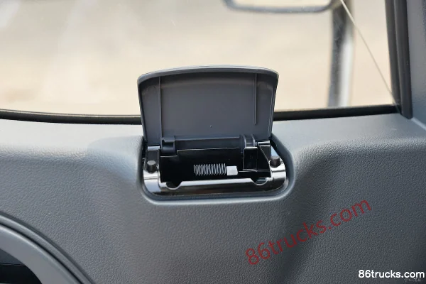 JAC Shuailing E version médiane 150 ch 4X2(6 roues) 3,89 m plateau à ridelles cabine avancée (3) | 86Trucks
