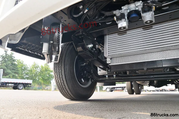 JAC Shuailing E version médiane 150 ch 4X2(6 roues) 3,89 m plateau à ridelles cabine avancée Châssis (2) | 86Trucks