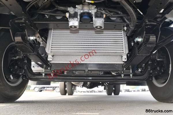 JAC Shuailing E version médiane 150 ch 4X2(6 roues) 3,89 m plateau à ridelles cabine avancée Châssis (1) | 86Trucks
