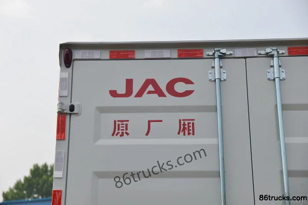 JAC Yunduoduo N5 Luxury 143hp 4X2(6 wheels) 4.15m Single Row Van Light Truck (China VI) Body (3) | 86Trucks