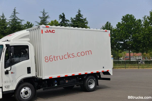 JAC Yunduoduo N5 Luxury 143hp 4X2(6 wheels) 4.15m Single Row Van Light Truck (China VI) Body (1) | 86Trucks
