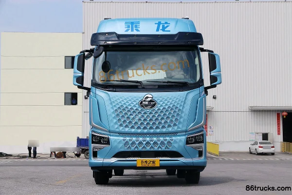 Dongfeng Liuqi Chenglong H5V 4X2(6 wheels) 6.8m hybrid cargo truck 15.6kWh Exterior (2) | 86Trucks