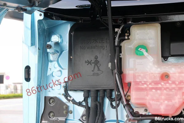 Dongfeng Liuqi Chenglong H5V 4X2(6 wheels) 6.8m hybrid cargo truck 15.6kWh Chassis (3) | 86Trucks