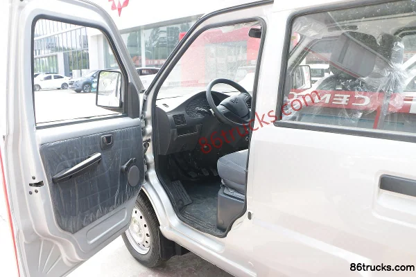 Wuling Rongguang Mini Truck 1.2L 76 hp 4X2(6 wheels) Gasoline 2.08m Double Row Flatbed Mini Truck (China VI) Cab (3) | 86Trucks