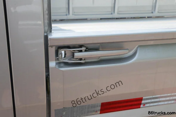 Wuling Rongguang Mini Truck 1.2L 76 hp 4X2(6 wheels) Gasoline 2.08m Double Row Flatbed Mini Truck (China VI) Body (2) | 86Trucks