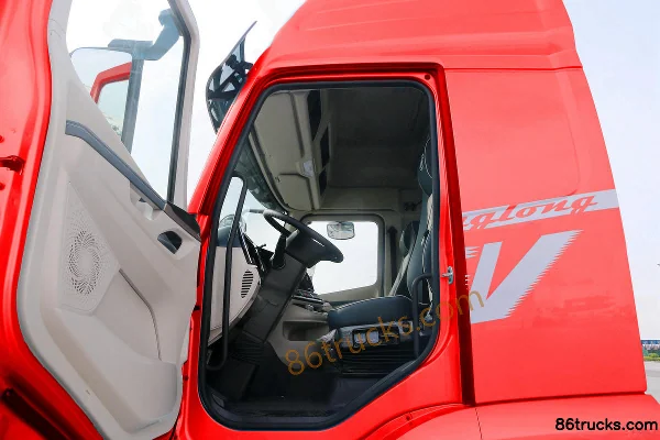 Dongfeng H5V Chuangfu Edition 6.9L diesel 350hp 4X2(6 wheels) Fast Gear 10-speed swap body cargo truck Cab (3) | 86Trucks