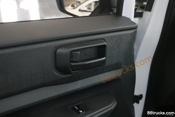 Wuling Zhengcheng Comfort Edition 146 hp 1.5L Gasoline 7-Seat Multi-Purpose Vehicle (China VI) Cab (2) | 86Trucks
