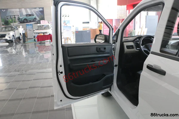 Wuling Zhengcheng Comfort Edition 146 hp 1.5L Gasoline 7-Seat Multi-Purpose Vehicle (China VI) Cab (1) | 86Trucks