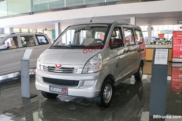Wuling Rongguang Extended Standard Power Edition 99hp 1.5L Gasoline 7-Seat Light Bus (China VI) Exterior (3) | 86Trucks
