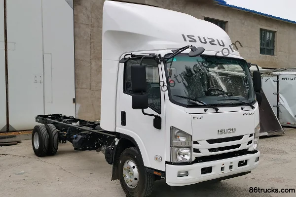 Qingling Isuzu KV800 150hp 4X2(6 wheels) 5.585m Single Row Van Light Truck Exterior