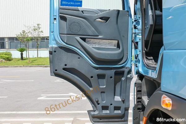 Dongfeng Liuqi Chenglong H7 poids lourd 600 ch 6X4(10 roues) tracteur routier AMT automatique (Eaton) (ralentisseur hydraulique) Cabine (3)