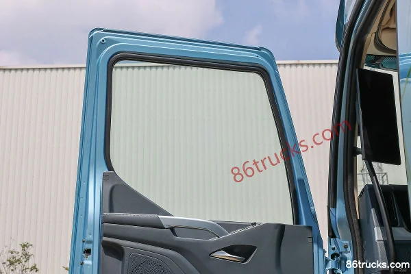 Dongfeng Liuqi Chenglong H7 poids lourd 600 ch 6X4(10 roues) tracteur routier AMT automatique (Eaton) (ralentisseur hydraulique) Cabine (2)