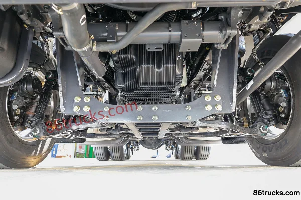 Dongfeng Liuqi Chenglong H7 poids lourd 600 ch 6X4(10 roues) tracteur routier AMT automatique (Eaton) (ralentisseur hydraulique) Châssis (1)