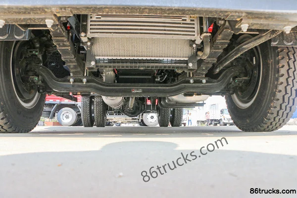 JAC Dewos V8 170hp 4X2(6 wheels) 5m semi-row wing van cargo truck Chassis (1) | 86Trucks