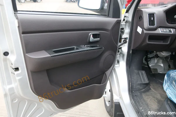 Foton Xiangling V2 1.6L 122hp 4X2(6 wheels) Gasoline 3.3m Single Row Van Mini Truck (China VI) Cab (1) | 86Trucks