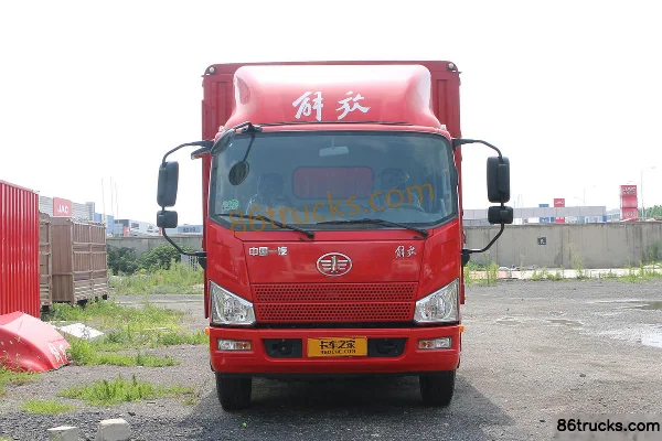 FAW Jiefang J6F Wide Body 160hp 4X2(6 wheels) 4.78m Semi-row Stake Light Truck Exterior (2) | 86Trucks