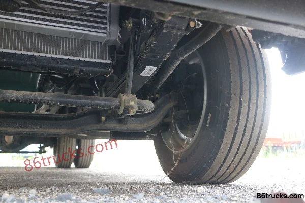 FAW Jiefang J6F Wide Body 160hp 4X2(6 wheels) 4.78m Semi-row Stake Light Truck Chassis (3) | 86Trucks