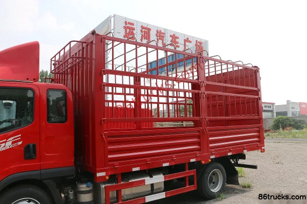 FAW Jiefang J6F Wide Body 160hp 4X2(6 wheels) 4.78m Semi-row Stake Light Truck (1) | 86Trucks