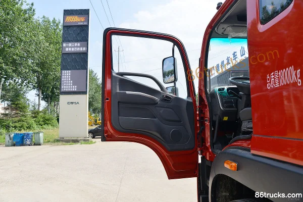 Foton Aoling Bumblebee 220 hp 4X2(6 wheels) 9.78m wing-opening van cargo truck Cab (1) | 86Trucks