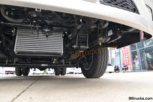 Foton Aumark X 122 hp 4X2(6 wheels) 3.7m single-row flatbed light truck (China VI) Chassis (3) | 86Trucks